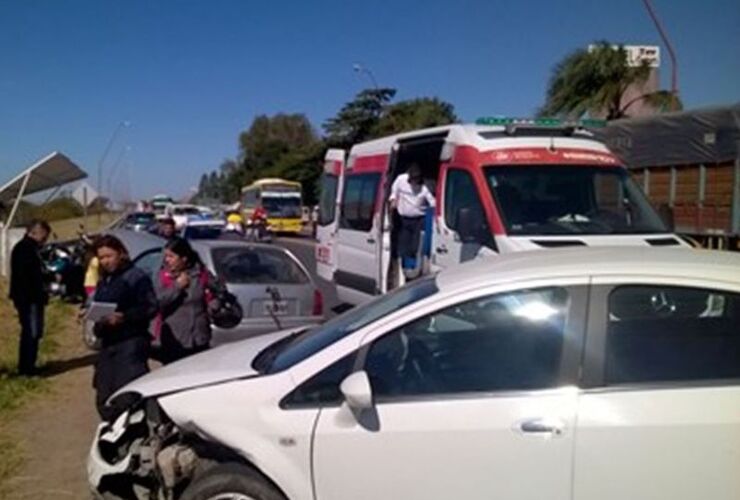 En el lugar. Actuaron agentes del Comando, comisaría 29ª, Bomberos y del Sies. Foto: DZ