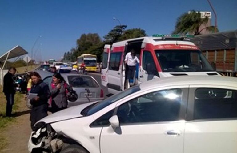 En el lugar. Actuaron agentes del Comando, comisaría 29ª, Bomberos y del Sies. Foto: DZ