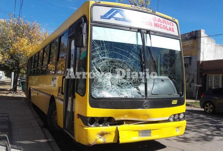 En la comisaría. El colectivo que colisionó al ciclista está secuestrado en la seccional 27