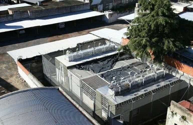 Los fugitivos asomaron por ac&aacute;, en el centro de manzana. Foto: Juan Jos&eacute; Garc&iacute;a