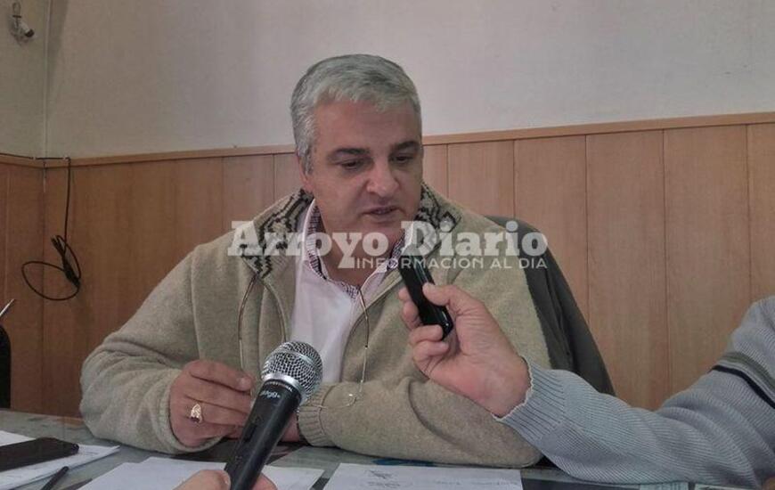 En el despacho. El intendente Nizar Esper recibió a los medios de prensa en su oficina.