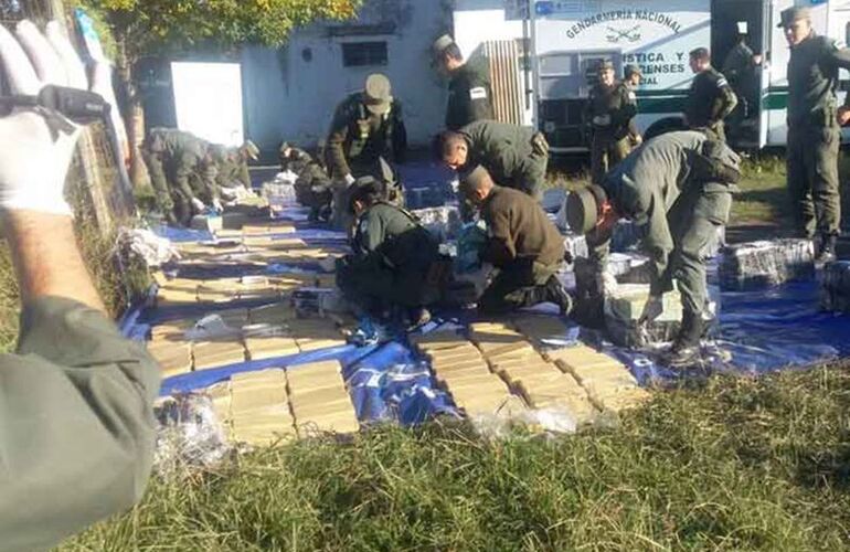 Los casi 1.000 kilos de marihuana se encontraban ocultos en un camión con semirremolque y estaban disimulados entre bolsas de arroz.