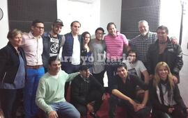 Felices. Las autoridades de la Comuna junto a parte del equipo del Centro Cultural.