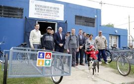 A pedalear. Se busca eliminar al animal como medio de transporte.