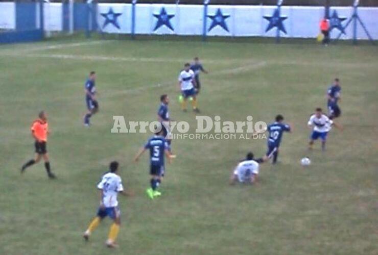 Imagen de Athletic salv&oacute; el invicto ante un Porvenir Talleres con actitud