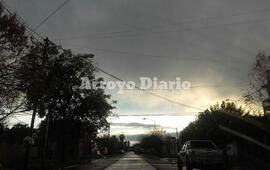 Solo nubes grises. Tras el chaparr&oacute;n de esta madrugada, al despuntar el d&iacute;a el cielo se mostraba amenazante desde temprano.