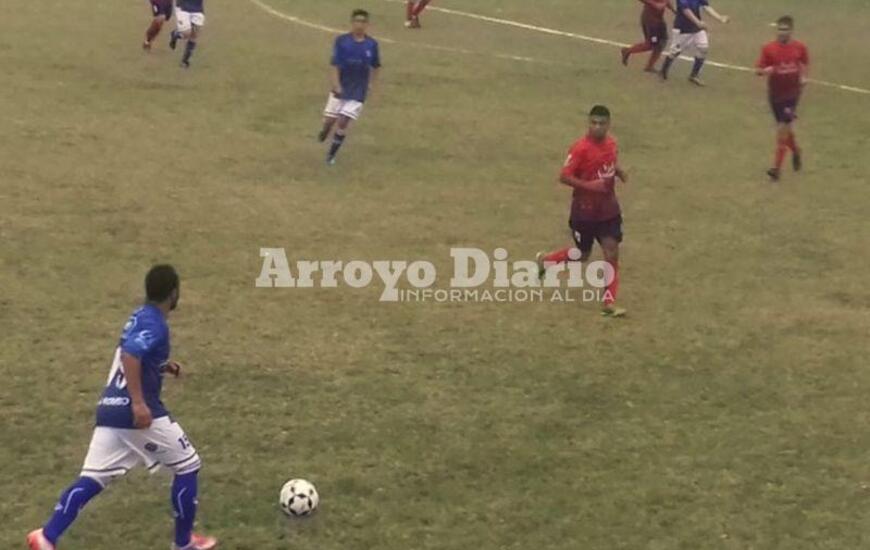 Imagen de Buen partido dejaron Talleres de Arroyo y Libertad de Lagos