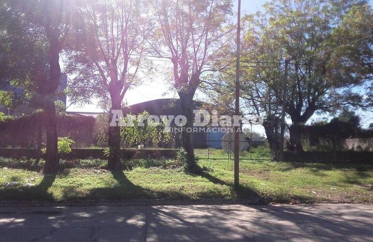 El lugar. Este es el lote bald&iacute;o que la municipalidad se encargar&aacute; de acondicionar para evitar el escondite y el paso de los ladrones.