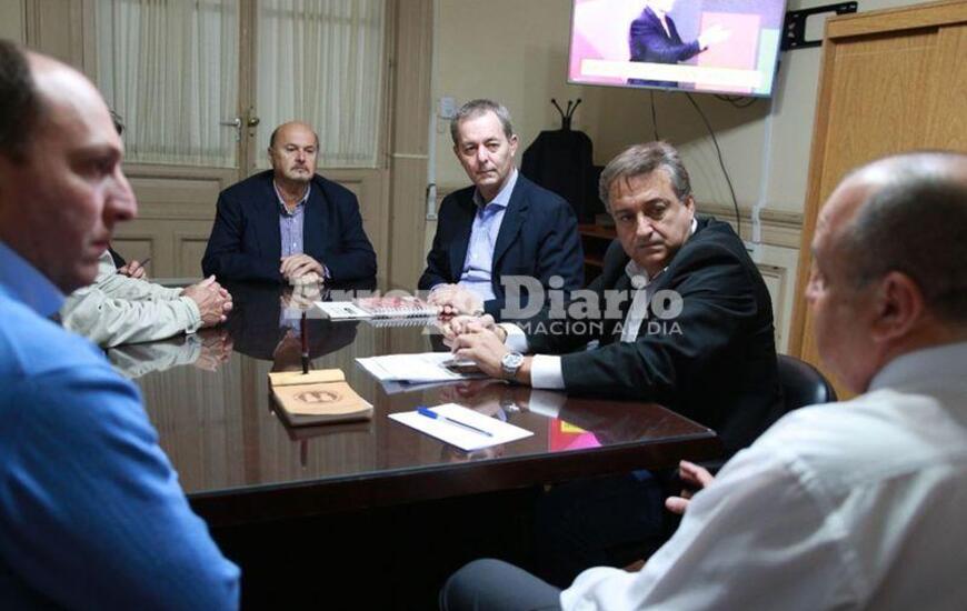 Este jueves. Los funcionarios locales junto al Secretario de Seguridad P&uacute;blica de la provincia Omar Pereyra