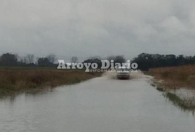 Un río. El camino esta mañana mientras llovía torrencialmente en nuestra zona.