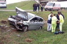 Imagen de Despistó un automóvil sobre autopista