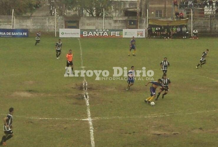 Imagen de Porvenir Talleres sigue en la Copa de Santa Fe