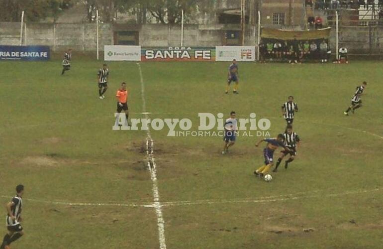 Imagen de Porvenir Talleres sigue en la Copa de Santa Fe