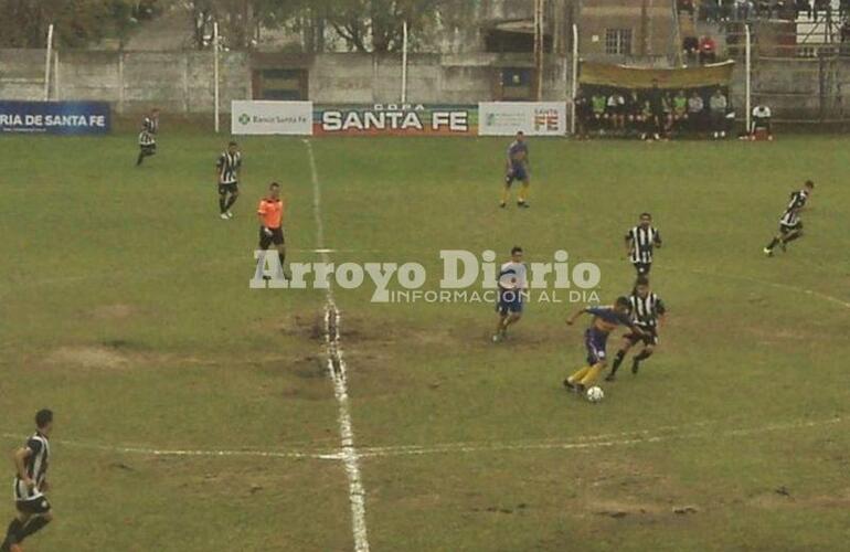 Imagen de Porvenir Talleres sigue en la Copa de Santa Fe