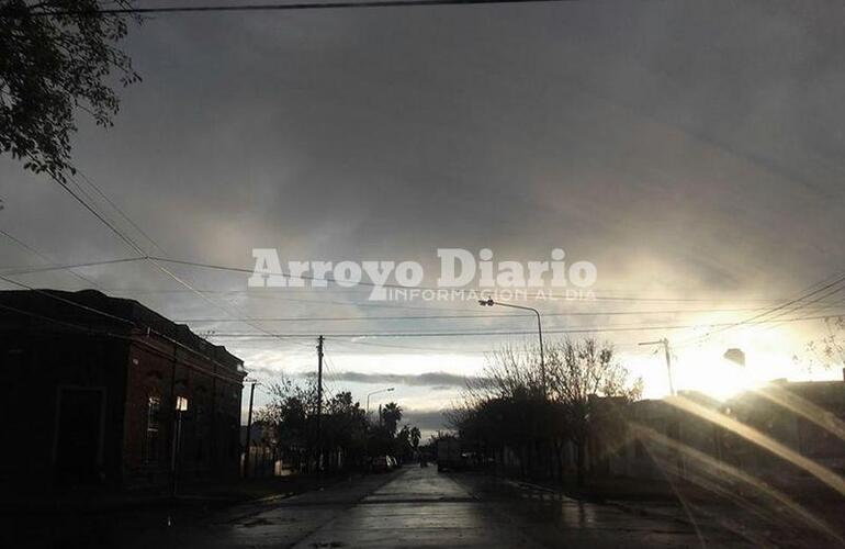 El tiempo ir&aacute; desmejorando y se anticipan varios d&iacute;as de lluvias y tormentas para nuestra zona.