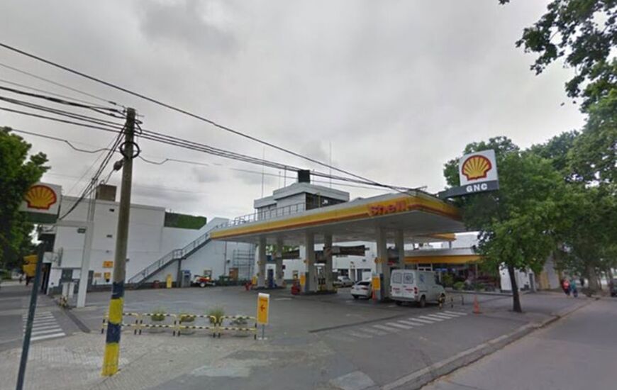 Imagen de Taxista carg&oacute; GNC, no quiso pagar y golpe&oacute; a playero, que termin&oacute; internado