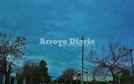 Cielito lindo. Después de varios días grises, finalmente el cielo se muestra bien celeste.