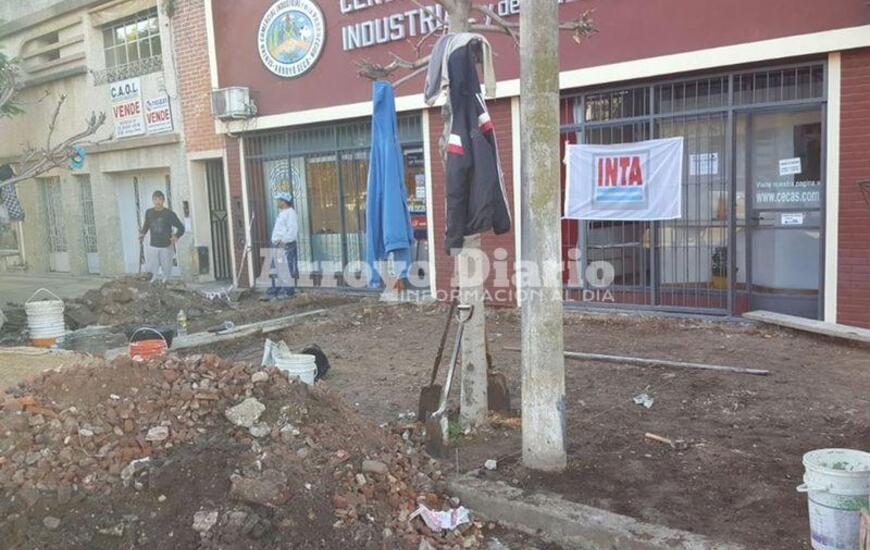 Dirección. El Centro Comercial está ubicado en Lisandro de la Torre 250, Arroyo Seco.
