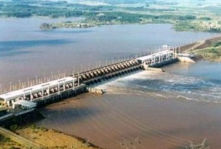 Imagen de Evacuan familias de Concordia por la crecida del Río Uruguay