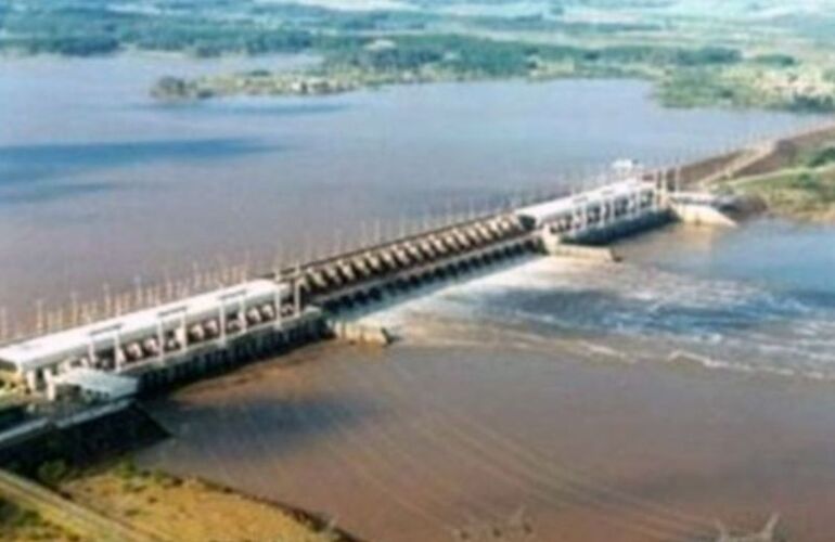 Imagen de Evacuan familias de Concordia por la crecida del Río Uruguay