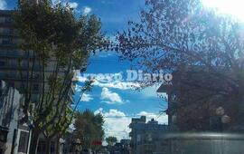 Iría desmejorando. Este mediodía el cielo podía verse despejado; mientras que el SMN ya nos adelanta lloviznas para mañana.