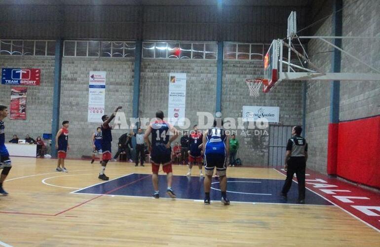 Imagen de Ca&iacute;da de Talleres de local ante Universitario