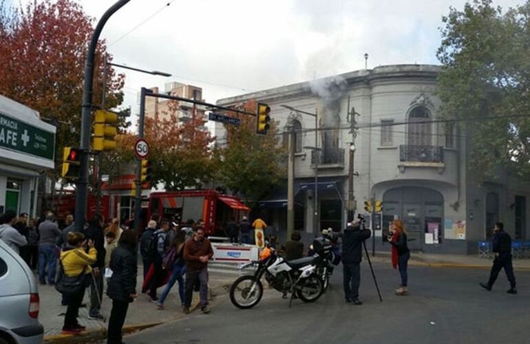 Imagen de Rosario: Se incendio una vivienda y una mujer resultó herida