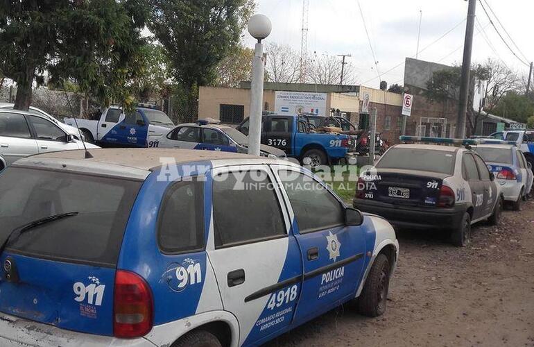 En desuso. Los móviles fuera de servicio serán enviados al depósito judicial de la policía en Rosario.