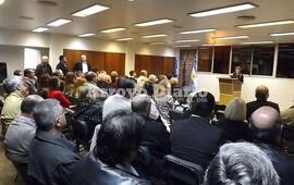 Sobre la celebración. Luego del acto formal, los presentes disfrutaron de un ágape..