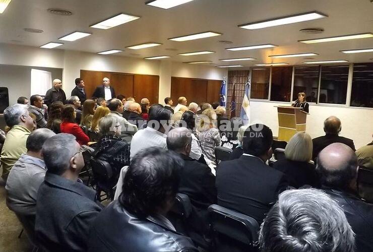 Sobre la celebración. Luego del acto formal, los presentes disfrutaron de un ágape..