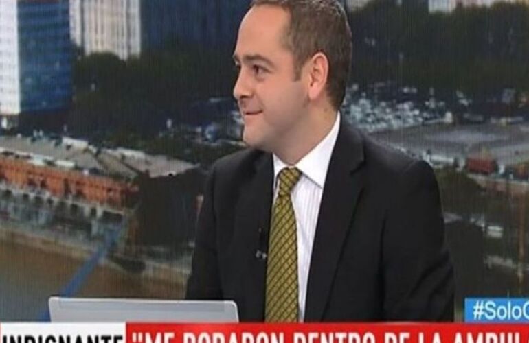 Imagen de Un periodista sufri&oacute; un infarto, el chofer de la ambulancia le rob&oacute; la billetera y le gast&oacute; las tarjetas