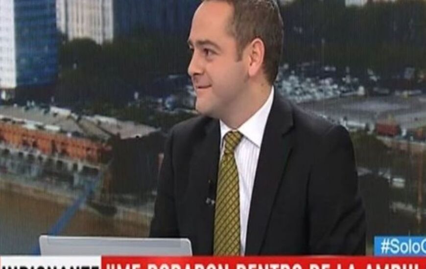Imagen de Un periodista sufrió un infarto, el chofer de la ambulancia le robó la billetera y le gastó las tarjetas