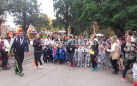 Largada. Así comenzaba la primera maratón con los más chiquitos.