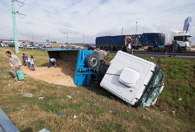 El choque ocurrió este viernes alrededor de las 11.Foto: Alan Monzón/Rosario3.com