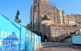 Un escenario distinto. La restauración del monumento sumará diferencias a un acto que se limitaría al izamiento de la insignia patria.