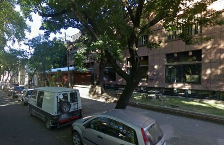 Imagen de Un hombre muri&oacute; por hipotermia en inmediaciones de la Facultad de Medicina