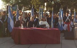 Imagen de Lifschitz: "El desafío es volver a resignificar las fiestas patrias para todos los argentinos"