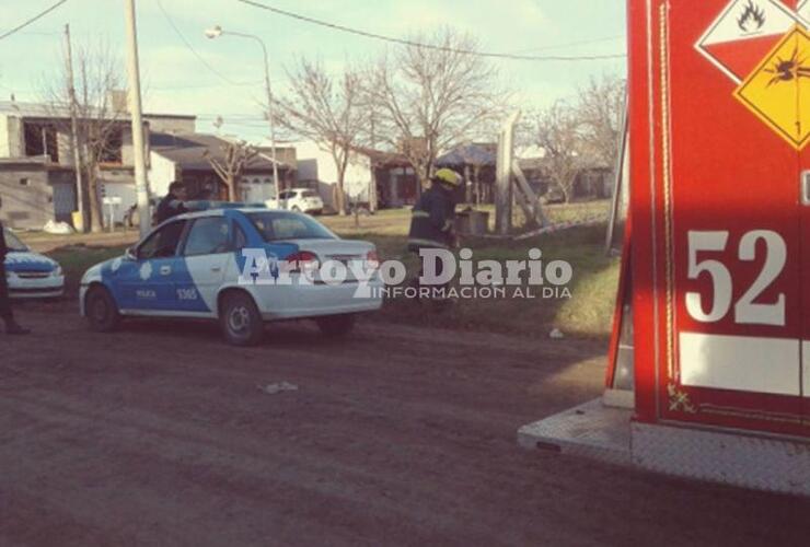 Trabajando. Bomberos, Comando Radioeléctrico y Protección Civil presentes en el lugar del incidente