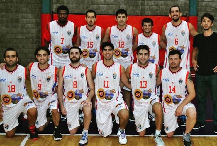 El primer equipo de Basquet de Talleres Play Off  vs Rosario Central. Foto: Sitio Oficial de CAT