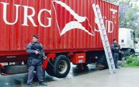 El camión que trasladaba la marihuana, en Arroyo Leyes, cerca de la capital provincial.