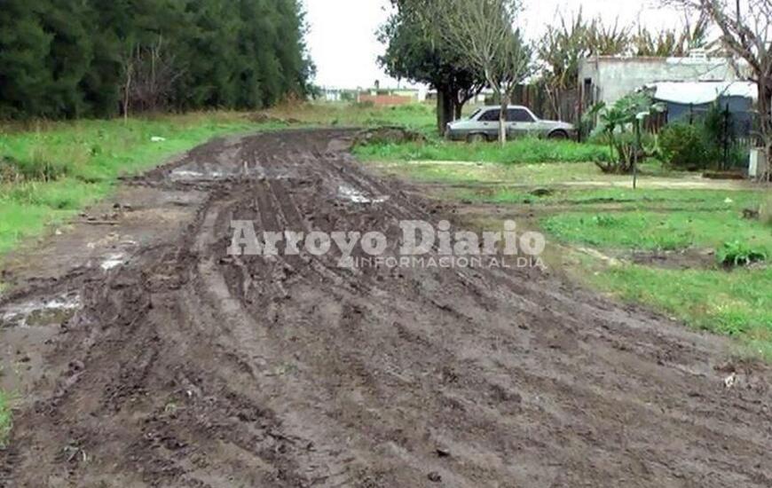 P&eacute;simo estado. As&iacute; se muestra la cuadra desde los vecinos reclaman. Foto: Gentileza Canal 2