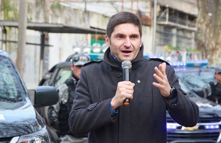 Pullaro: “Estamos cambiando la policía y siendo implacables, los policías que trabajan bien tienen el respaldo de todo el gobierno Pullaro: “Estamos cambiando la policía y siendo implacables, los policías que trabajan bien tienen el respaldo de todo el gobierno