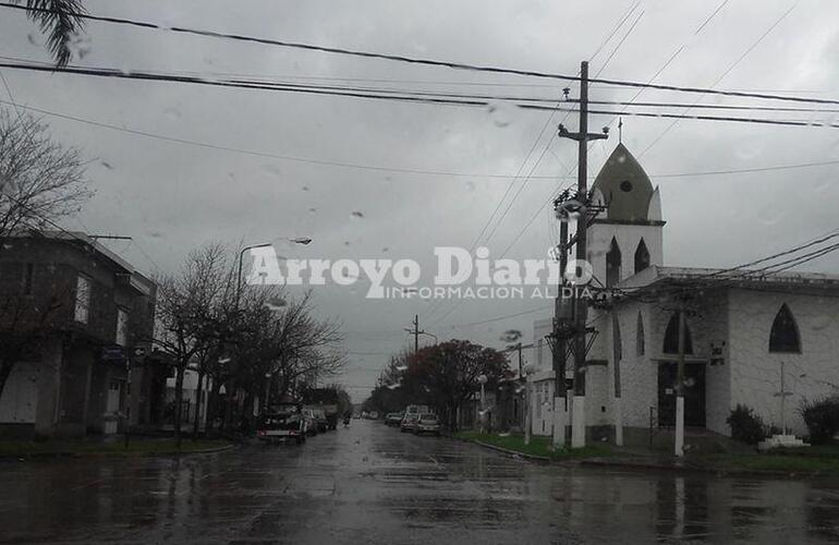 En la previa del fresquete. Una de las postales que dejó el sábado que se presentó con lluvias después del mediodía.