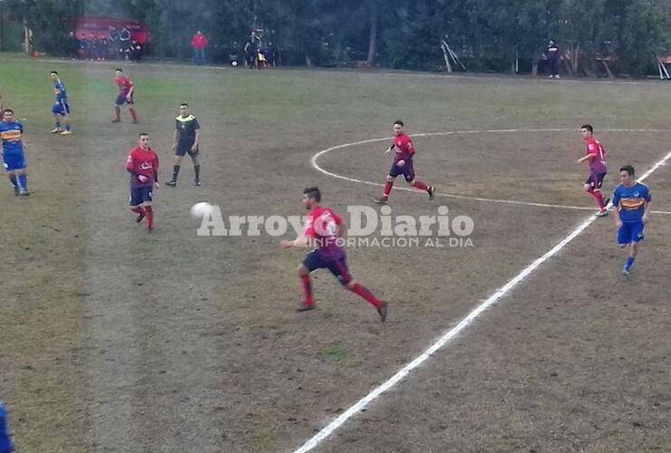 Imagen de Porvenir se quedó con la Ida sobre Talleres de Arroyo