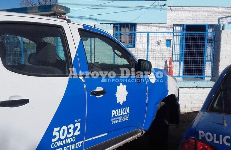 Tras lo sucedido. Personal del Comando Regional estuvo en la casa de la familia víctima del "escruche". Tras lo sucedido. Personal del Comando Regional estuvo en la casa de la familia víctima del "escruche".