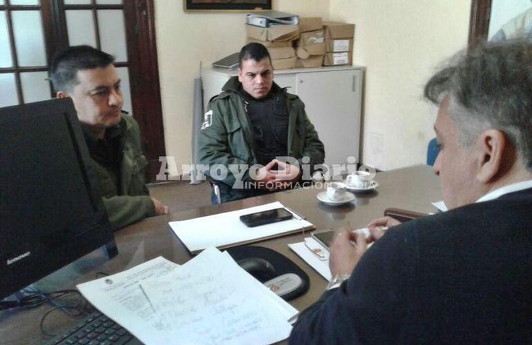 En la municipalidad. La reunión tuvo lugar en el despacho del Dr. Gabriel Olivé. Foto: Gentileza Nicolás Trabaina. En la municipalidad. La reunión tuvo lugar en el despacho del Dr. Gabriel Olivé. Foto: Gentileza Nicolás Trabaina.