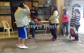 Imagen de Ayudando a los dem&aacute;s: Cada vez m&aacute;s familias son asistidas por la "Olla de Lucas"