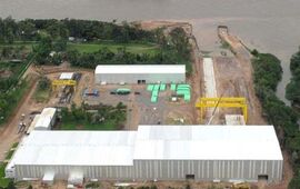 Imagen de Denuncian que un astillero de Alvear despidi&oacute; a cien trabajadores