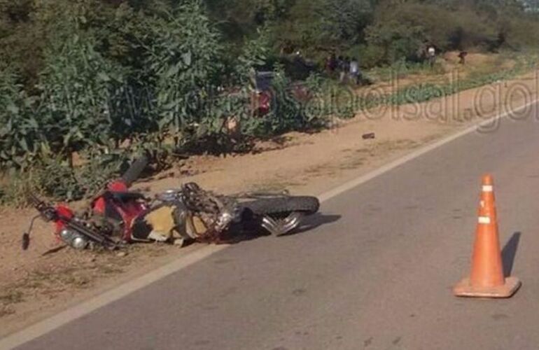 Imagen de Un intendente chocó con dos chicos que iban en una moto y murieron