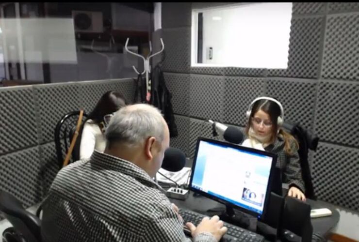 Imagen de Emisión de este lunes Dos & Pico, Radio Extremo 106.9